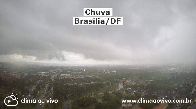 na imagem mostra a formação de chuva e nevoeiro sobre a cidade de Brasília/DF